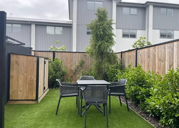 Parkside Retreat - 3 Beds -Sleeps 6 Near Westfield