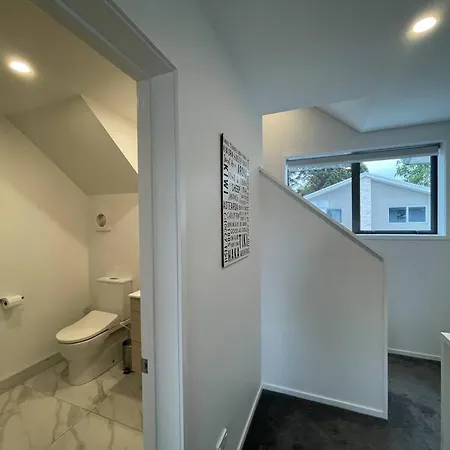 Parkside Retreat - 3 Beds -Sleeps 6 Near Westfield Villa Christchurch Exterior photo