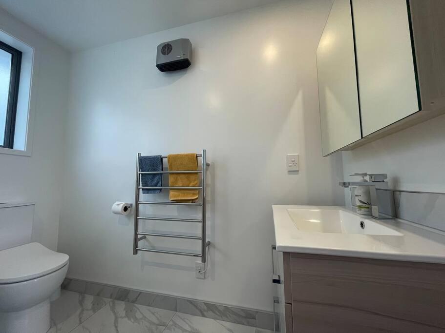 Ferienhaus Parkside Retreat - 3 Beds -sleeps 6 Near Westfield Christchurch