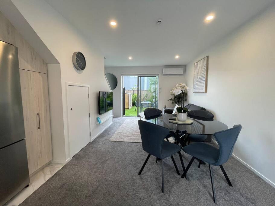 Parkside Retreat - 3 Beds -sleeps 6 Near Westfield Ferienhaus